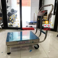 Cân Bàn Điện Tử Gắn Bánh Xe 500kg 8201 Japan - INOX 304 - Khung bàn 50x60cm - Cân điện tử Hoàng Gia | Uy tín 10+ năm, Uy Tín, Giá Tốt can dien tu co banh xe 9 - Cân điện tử Hoàng Gia | Uy tín 10+ năm, Uy Tín, Giá Tốt