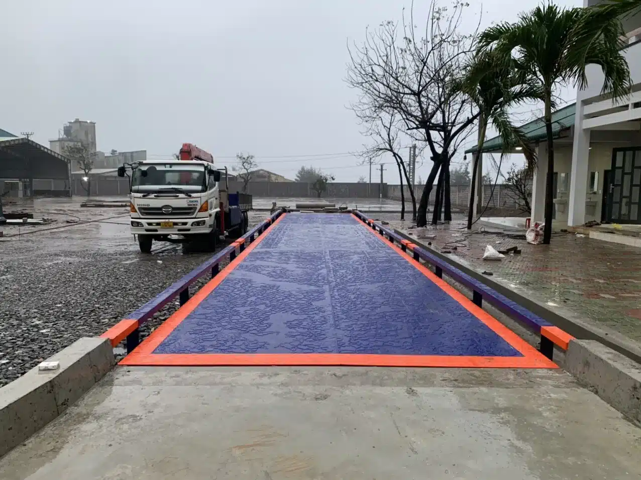 Trạm Cân Xe Tải – Thi Công, Lắp Đặt, Bảo Trì Tận Nơi - Cân điện tử Hoàng Gia | Uy tín 10+ năm, Uy Tín, Giá Tốt tram can xe tai 60 tan 1616 slide products 6443ab3d7171d - Cân điện tử Hoàng Gia | Uy tín 10+ năm, Uy Tín, Giá Tốt